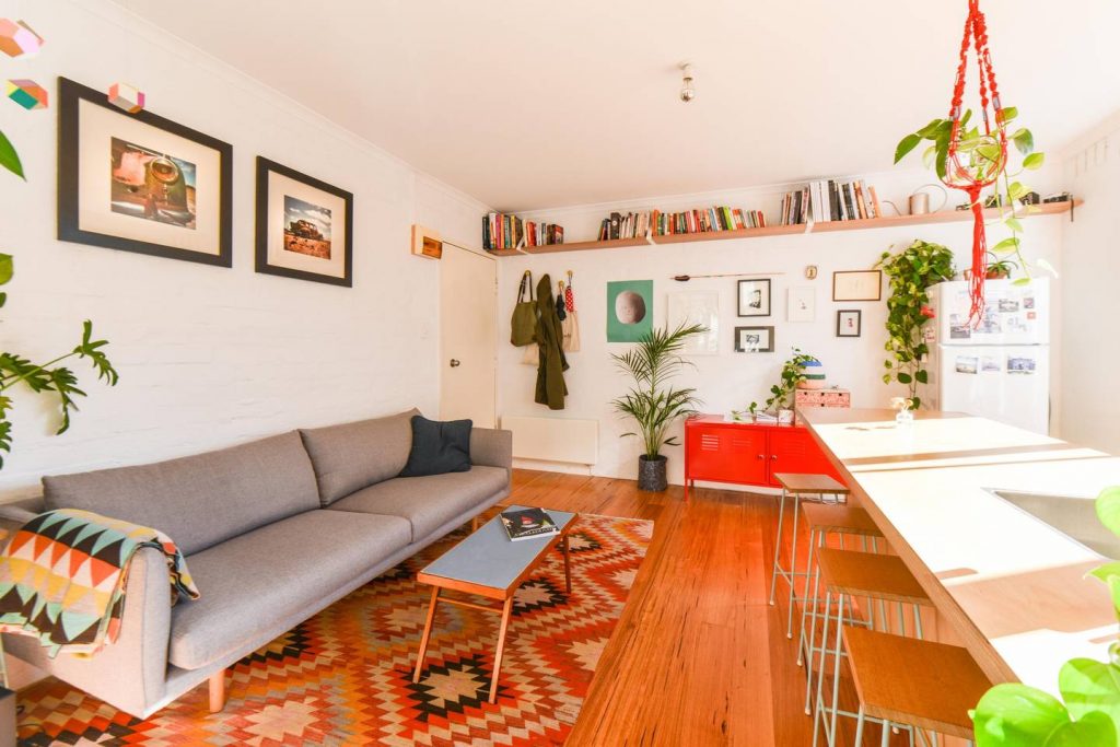 Bright apartment in vibrant Fitzroy Source: https://www.airbnb.com.au/rooms/1093015?s=51